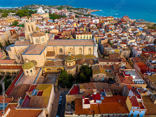 Obraz na płótnie Aerial view of the Primatial Cathedral of Tarragona, a Roman Catholic church in Tarragona, Catalonia, Spain w salonie