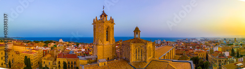 Obraz na płótnie Aerial view of the Primatial Cathedral of Tarragona, a Roman Catholic church in Tarragona, Catalonia, Spain w salonie