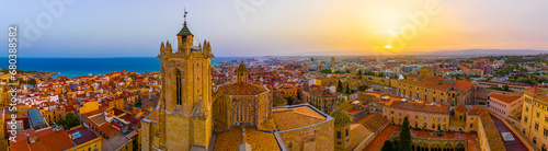 Obraz na płótnie Aerial view of the Primatial Cathedral of Tarragona, a Roman Catholic church in Tarragona, Catalonia, Spain w salonie
