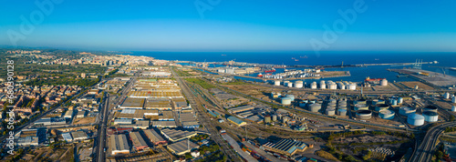 Obraz na płótnie Aerial voew of the port of Tarragona, (Port de Tarragona), one of the largest seaports of Spain w salonie