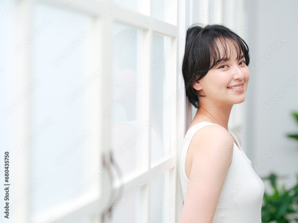女性の美容イメージ　スキンケア　コスメ　脱毛
