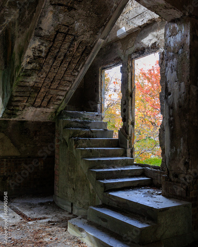 愛宕山山中にある愛宕山駅跡