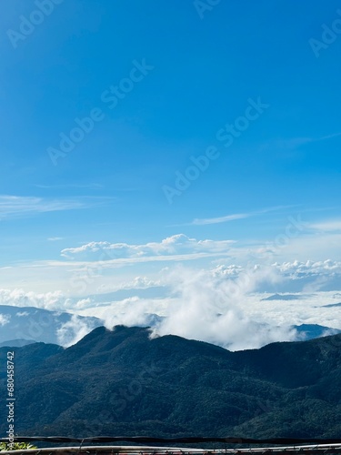 Fototapeta Naklejka Na Ścianę i Meble -  mountains and clouds in Sripada Sri Lanka
