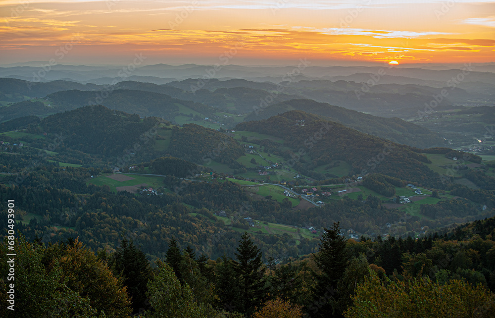 Chmury o zachdzie słońca, Clouds at sunset.