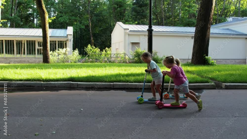 Children's push Scooter Race triplets baby girls Children's push Scooter Race triplets baby girls
