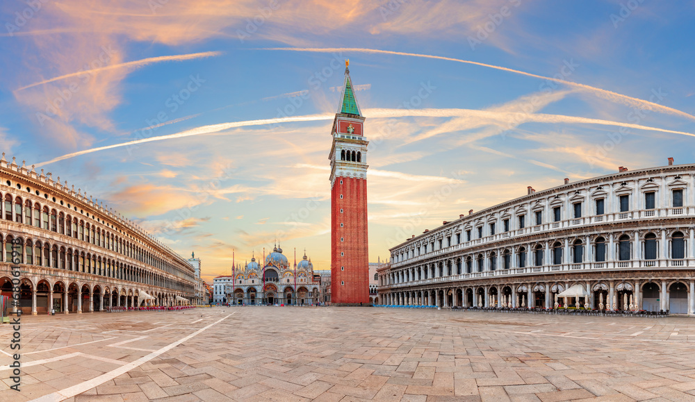 Most famous medieval square of Venice, exclusive sunset panorama, Italy - obrazy, fototapety, plakaty 