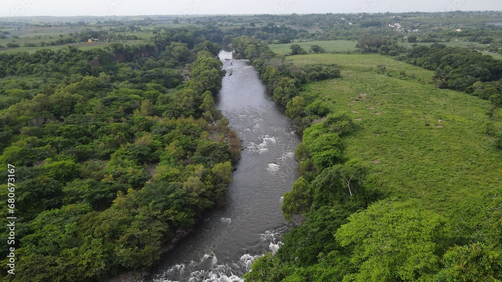 Chichicaxtle Veracruz vuelo al paisaje con rio y barrancas 