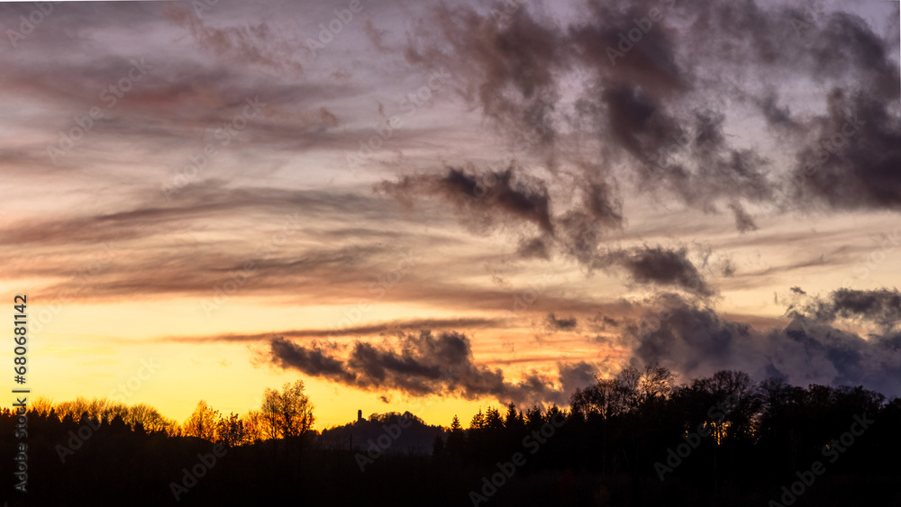 Der Bussen, ein Berg in Oberschwaben zur blauen Stunde