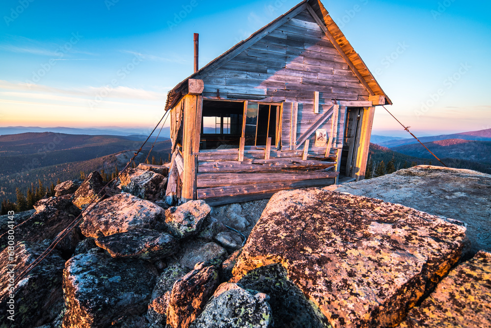 Fotografie Alpenglow On Old Fire Lookout