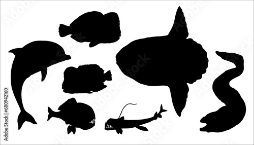 Set with fish silhouettes: ghumphead parrotfish, moray eel, sunfish, dolphin and frogfish. Vector  illustration to cut out and glue.	