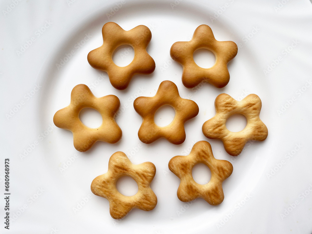  flower shaped cookies
