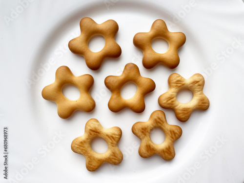  flower shaped cookies