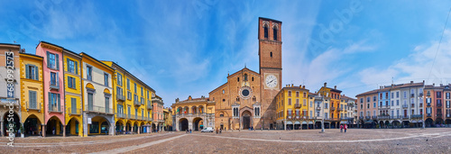 Fotografia Landmarks of  Piazza della Vittoria, Lodi, Italy
