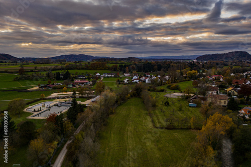 Dramatischer Himmel mit Natur
