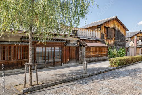 Higashi Chaya District in Kanazawa, Japan. Great wooden vintage houses along the streets of this old town.  © LRafael