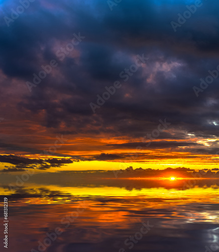 Coucher de soleil sur la mer 