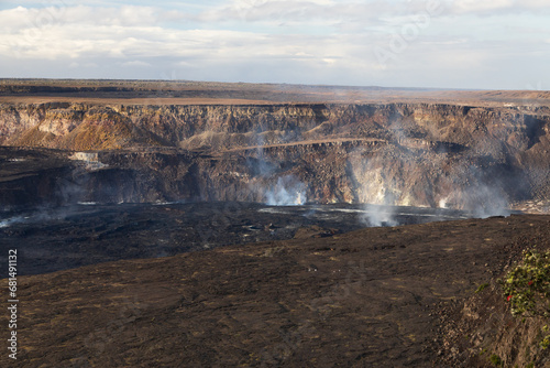 Halema'uma'u Crater, Hawaii, Kaluapele Kilauea Caldera photo