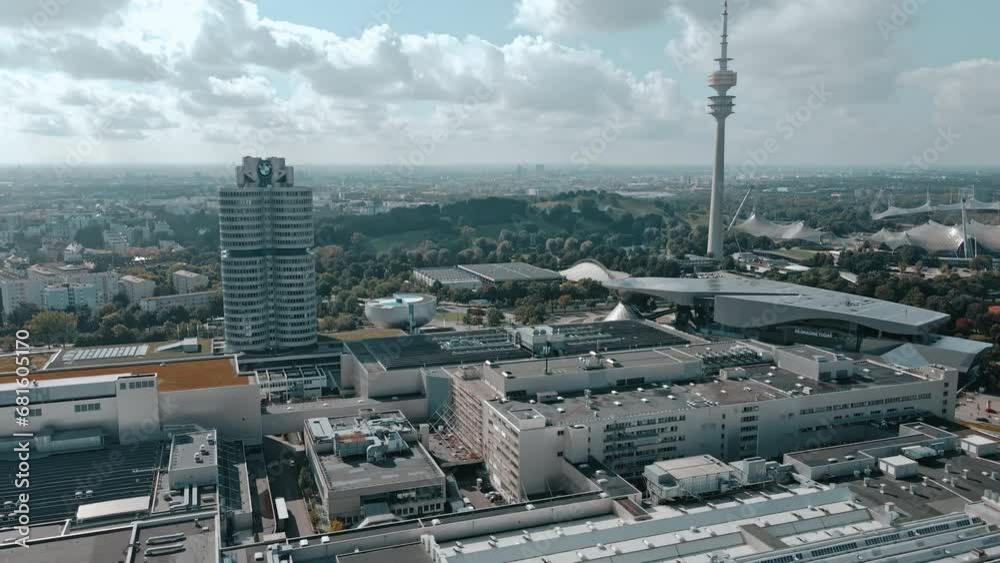 Luftaufnahme des BMW-Geländes, Hauptsitzes des deutschen Automobilherstellers in der bayerischen Landeshauptstadt München Luftaufnahme des BMW-Geländes, Hauptsitzes des deutschen Automobilherstellers in der bayerischen Landeshauptstadt München