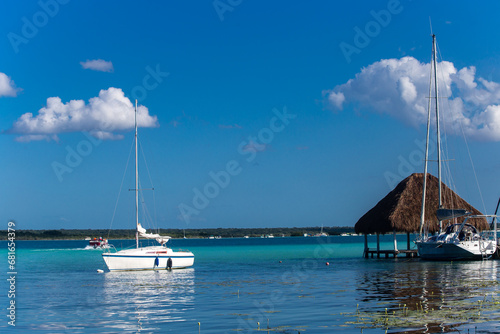 Bacalar: 7 colours laguna