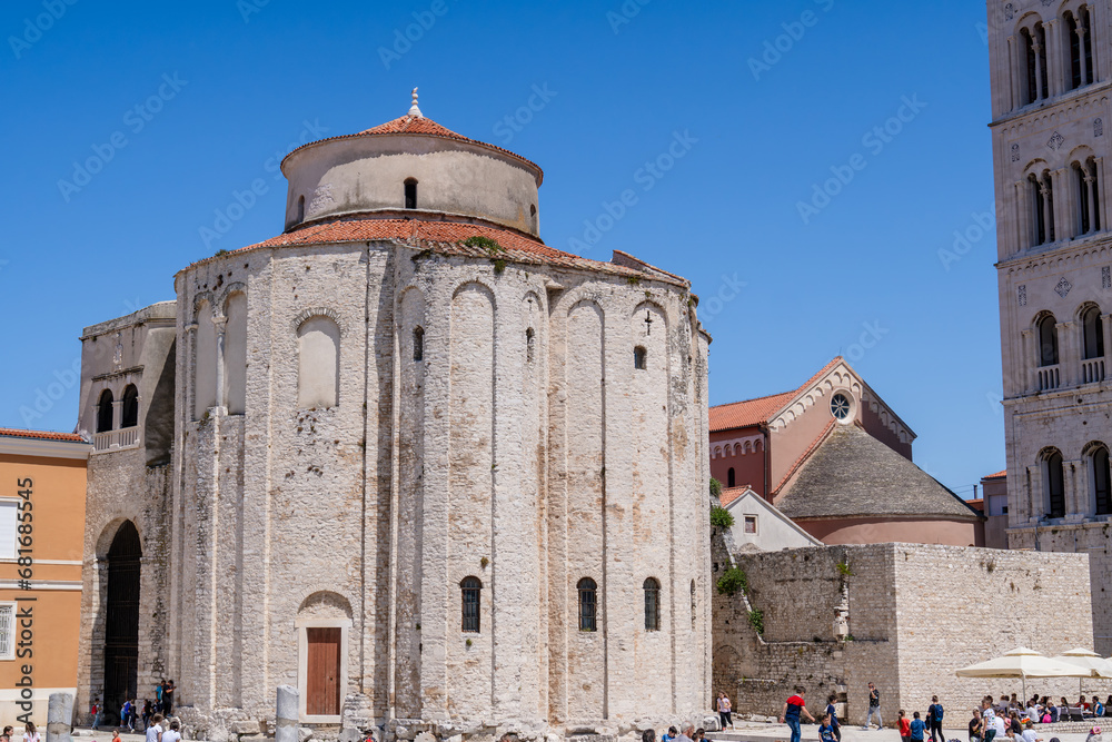 Fototapeta premium Charming old town of Zadar, Croatia, with historic architecture and rich cultural heritage, ideal for travelers seeking to immerse themselves in local traditions.