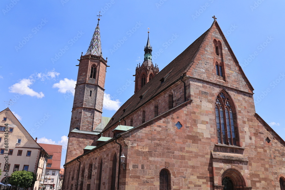 Historische Kirche in der Altstadt von Villingen, einem Stadtteil von Villingen-Schwenningen in Baden-Württemberg	