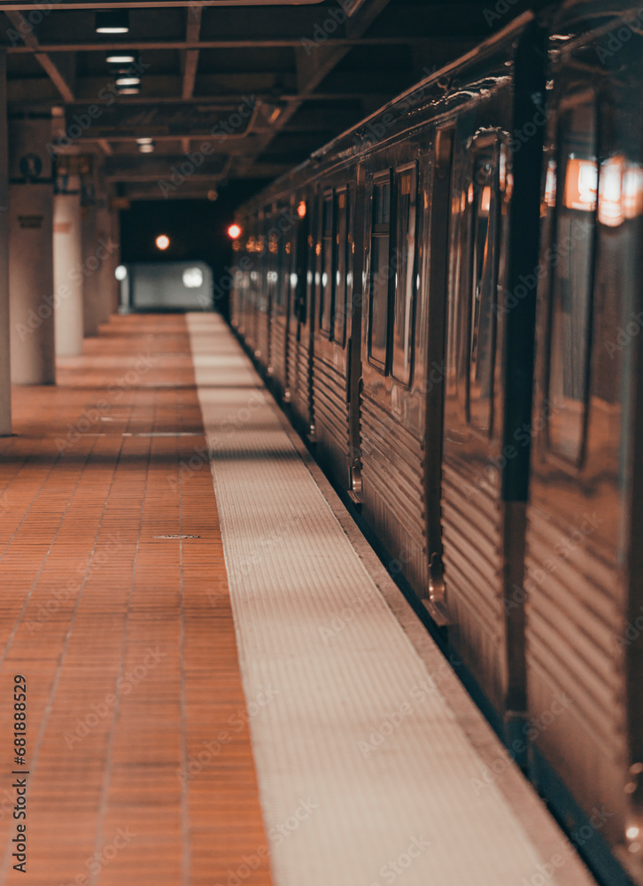 Obraz premium station miami train metro night 