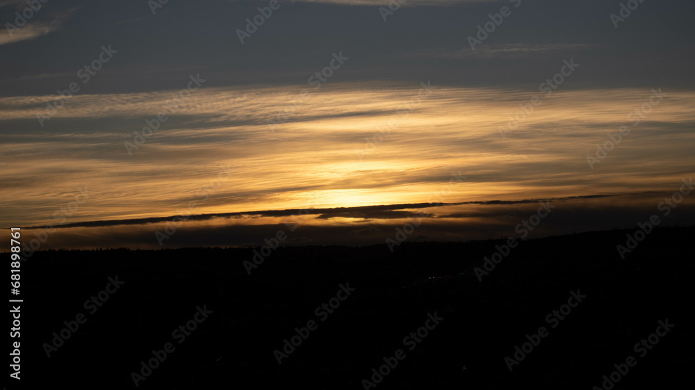 Fototapeta premium sunset over the city