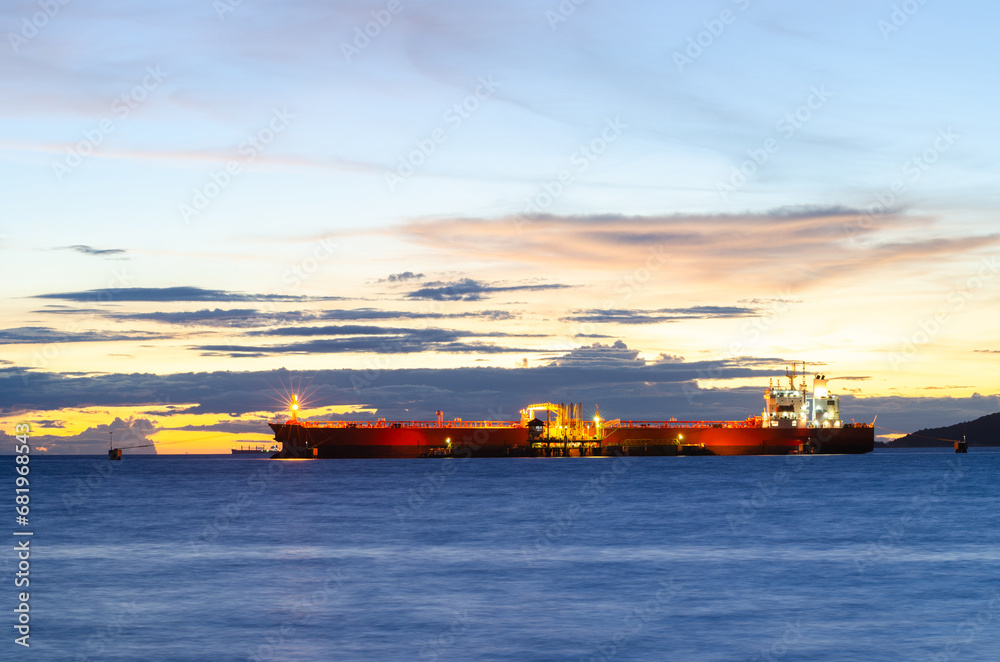 crude oil tanker Loading crude oil into the port crude oil tanker Loading crude oil into the port