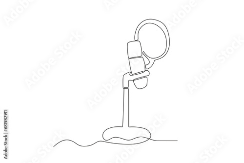 Single one line drawing vintage retro stage Studio microphone on stand. Old technology stand microphone concept for comedian at standup comedy show. Modern continuous line draw design graphic vector i