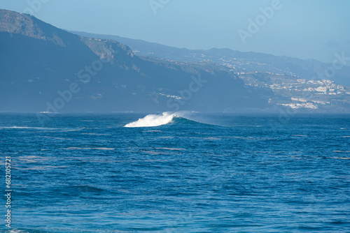 Waves in the Atlantic Ocean © ksena32