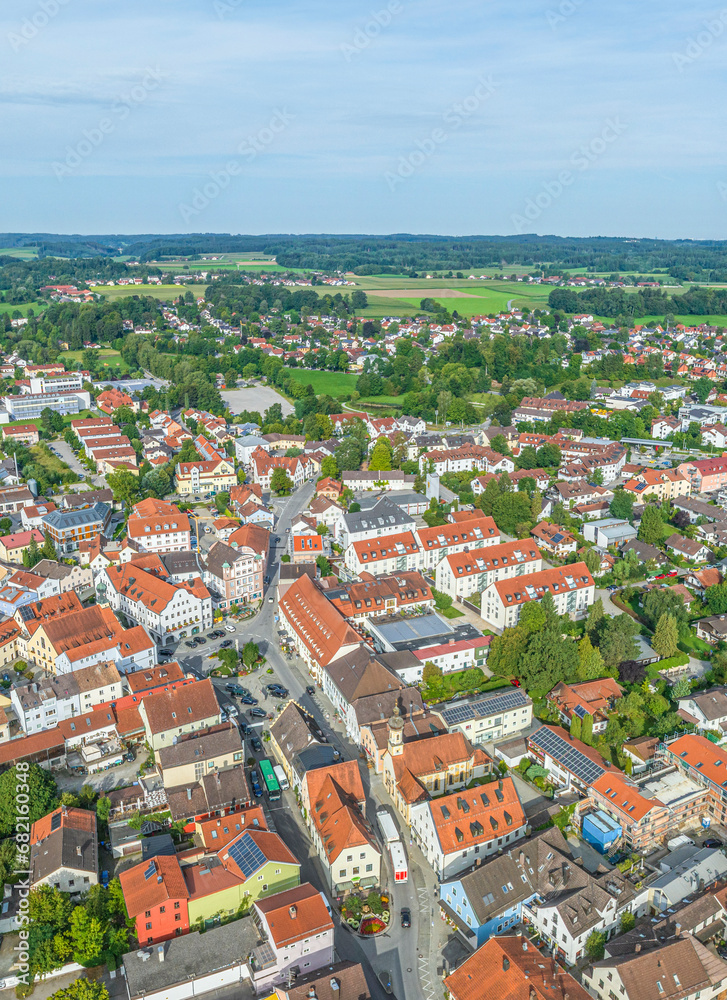 Grafing bei München von oben, Blick über die Innenstadt zum Marktplatz