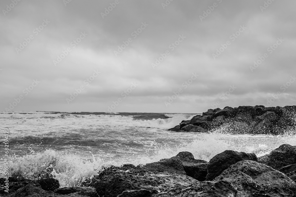 sea in black and white