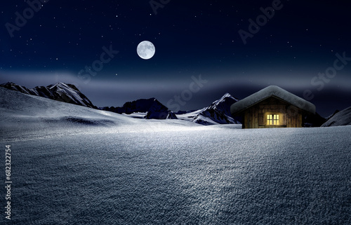 Schneebedeckte Winterhütte in sternenklarer Nacht
