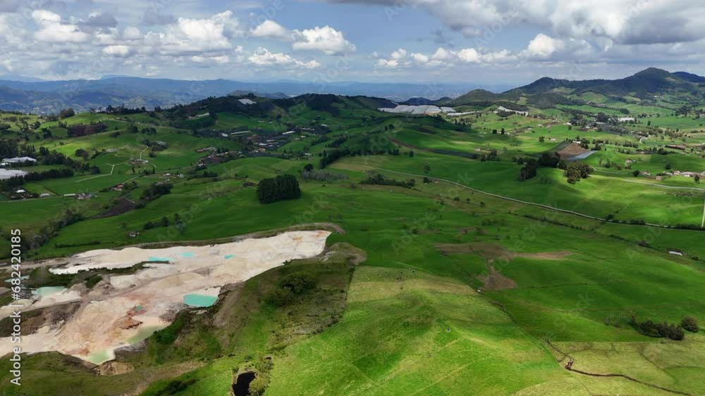 Video aéreo realizado con drone, sobre área rural del Municipio de la Unión, en el que se observan cultivos de papa. Video aéreo realizado con drone, sobre área rural del Municipio de la Unión, en el que se observan cultivos de papa.