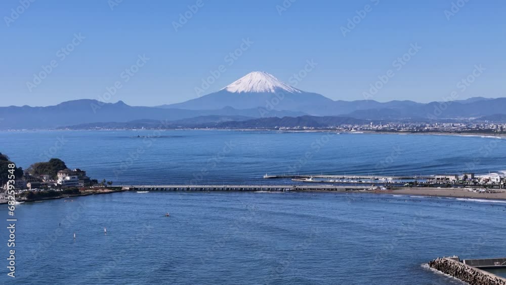 江ノ島上空から見る富士山、日本のドローン映像、神奈川県 江ノ島上空から見る富士山、日本のドローン映像、神奈川県