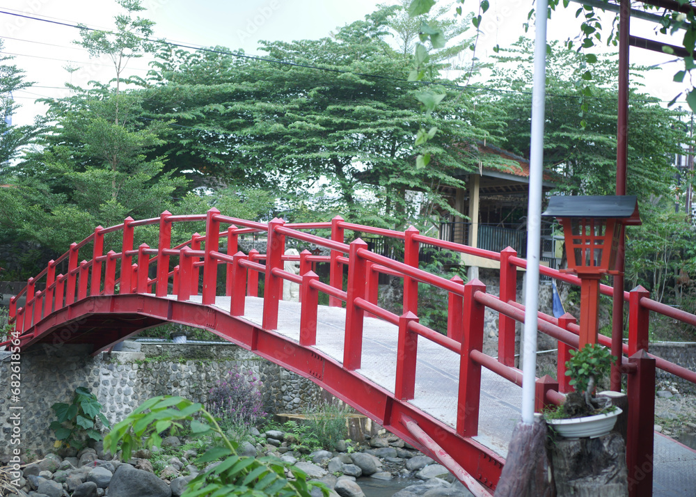 Bridging Cultures: Exploring the History Behind the Iconic Red Bridge Bridging Cultures: Exploring the History Behind the Iconic Red Bridge