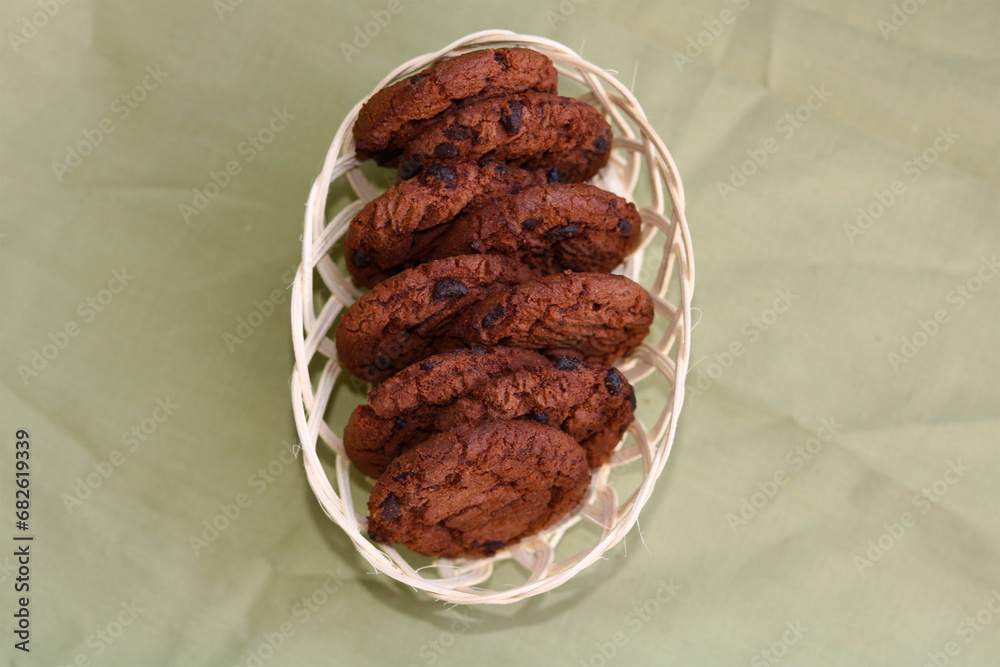 Fototapeta premium bowl of chocolate cookies