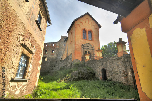 Grodno Castle (German: Kynsburg) is a castle located in the southern parts of the Wałbrzych Mountains, on the Choina Mountain, Poland photo