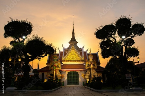 Wat Arun complex, Bangkok, Thailand © Wirestock