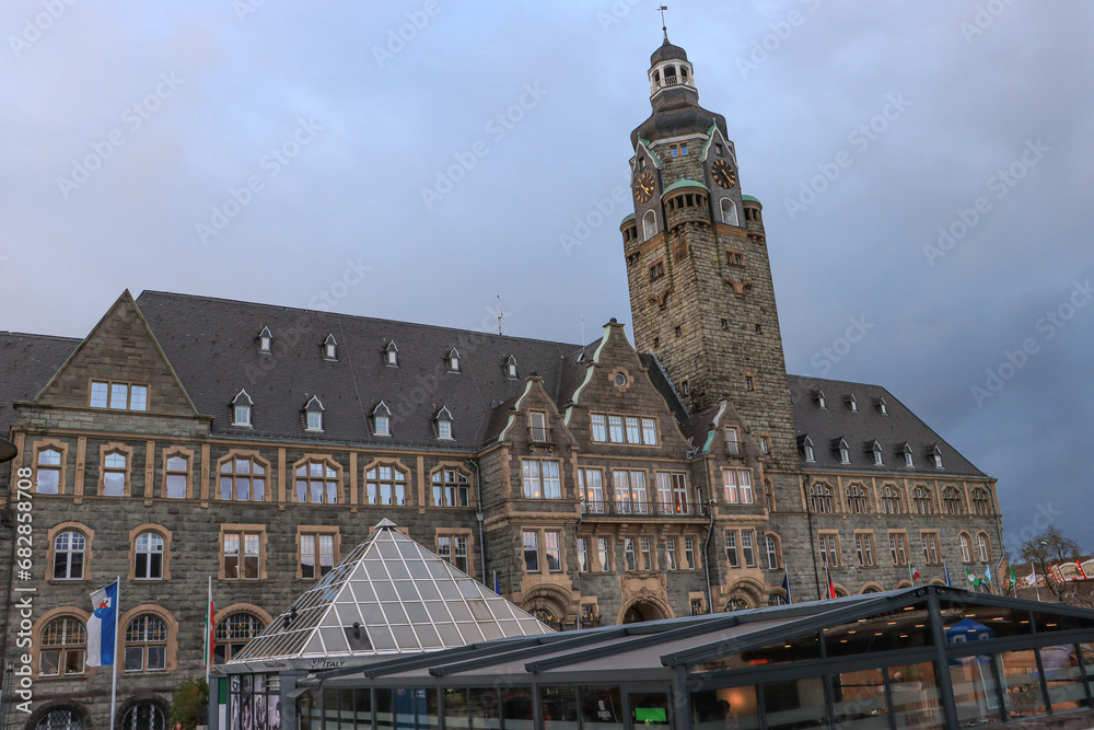 Fototapeta premium Imposantes Rathaus in Remscheid