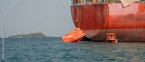 Obraz na plátně Watertight lifeboat test