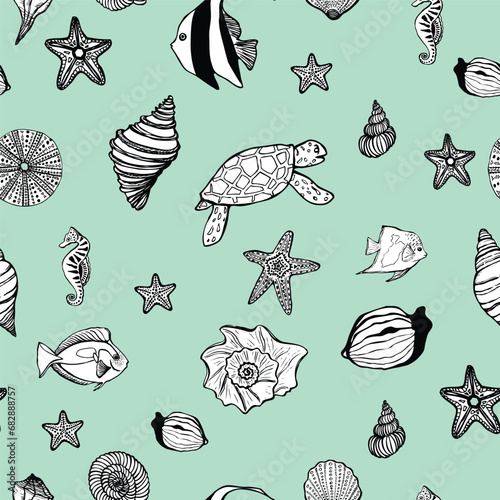 Seamless vector pattern with fish, sea animals and shells © Evgeniia