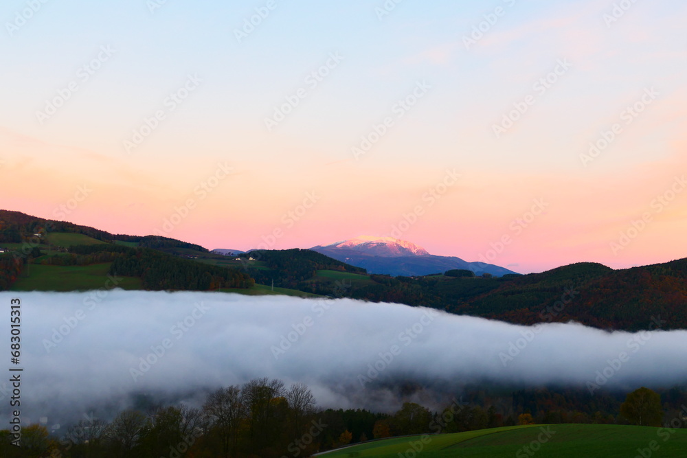 Obraz premium Wolken im Tal