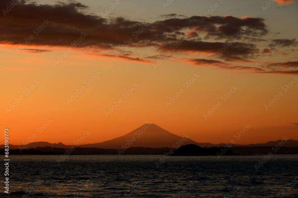 富津岬から見た富士山夕景