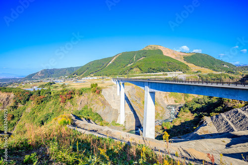 初秋の新阿蘇大橋 熊本県阿蘇郡 Shin-Aso Ohashi Bridge in early autumn. Kumamoto Pref, Aso-gun.