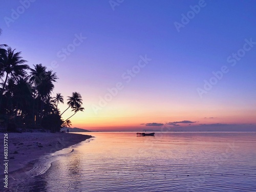Memorable Sunset on the Beach © Lillian