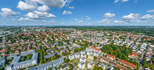 Ausblick auf Augsburg-Haunstetten, südlichster Stadtteil der schwäbischen Bezirkshauptstadt 