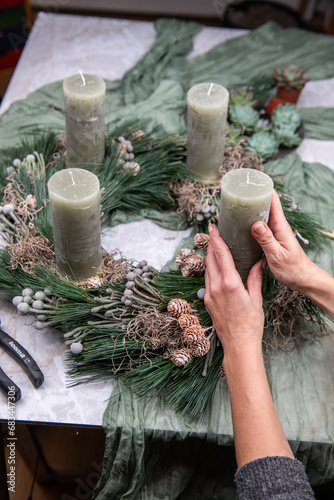 Kranz binden, Adventskranz basteln, Kranz mit Sukkulenten, Dekoration für Weihnachten