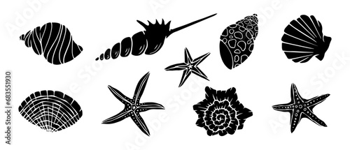 Set of silhouettes, doodles of seashells, starfish. Vector graphics.