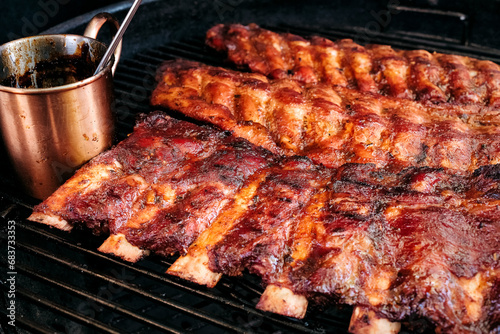 Beef Ribs und Spare Ribs am Grill - Beef Ribs and Spare Ribs on the grill